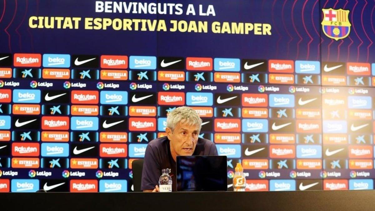 Setién, durante la rueda de prensa previa al Barça - Nápoles