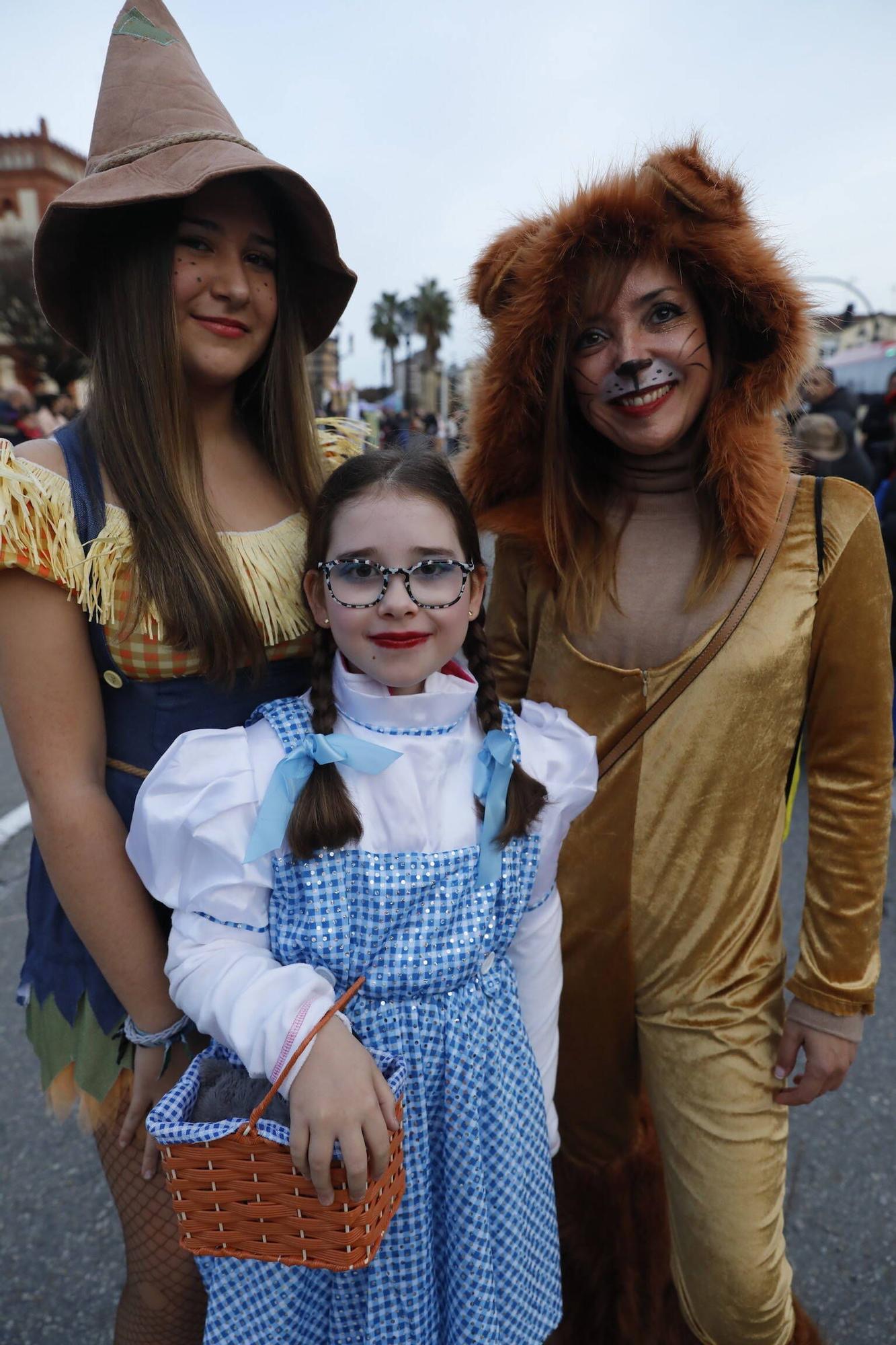 Así fue el multitudinario desfile del Antroxu de Gijón (en imágenes)