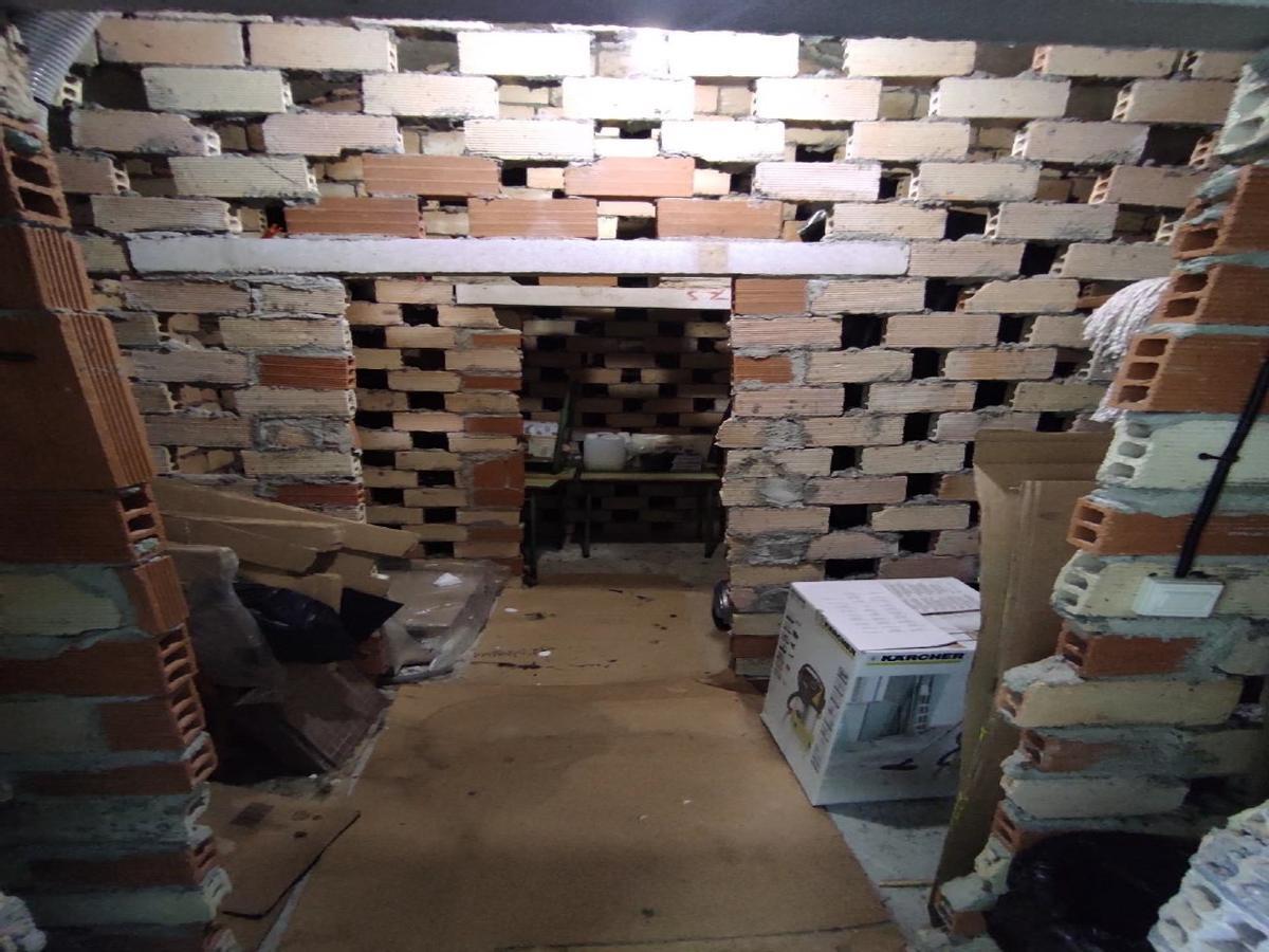 Interior del bajocubierta del edificio de la biblioteca con tabiques palomeros.