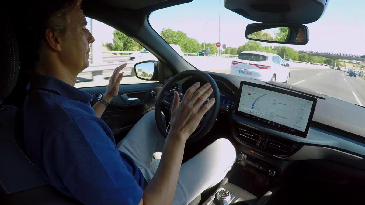 Conducción sin manos del nuevo Ford Kuga.