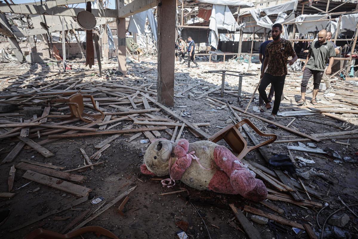 Estado en el que quedó la cafetería al Baqa de Gaza tras el ataque aéreo israelí.