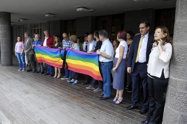 MINUTO DE SILENCIO FALLECIDOS PUB GAY ORLANDO EEUU