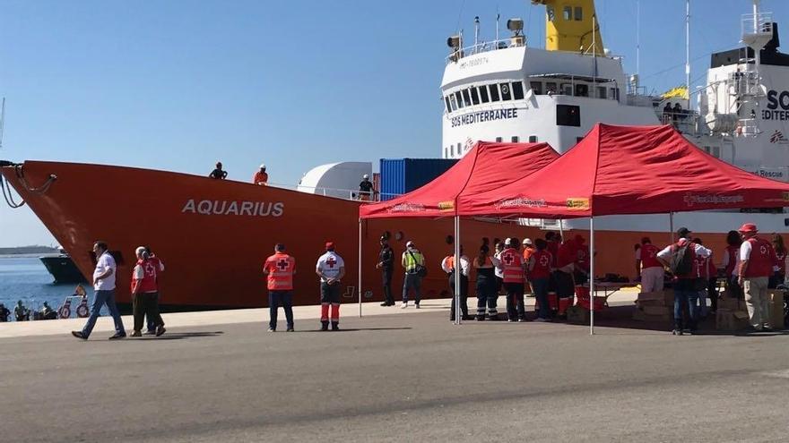 Llegada del Aquarius a València.