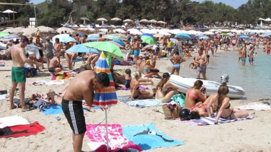Prou anima a participar en la protesta contra la masificación en Ibiza
