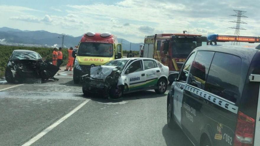 Tres heridos en el choque de dos coches en la CV-21 en Onda