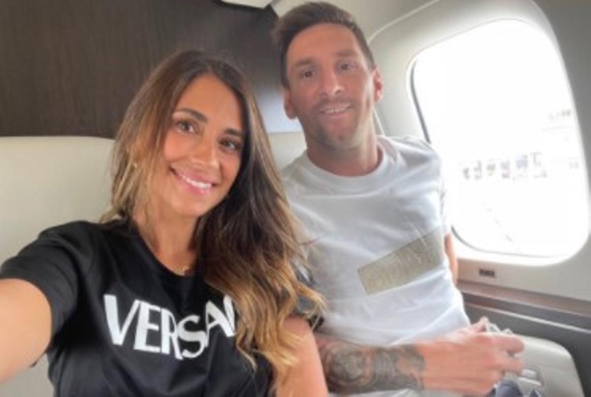 La selfie d’Antonela i Messi viatjant a París: «Cap a una nova aventura»