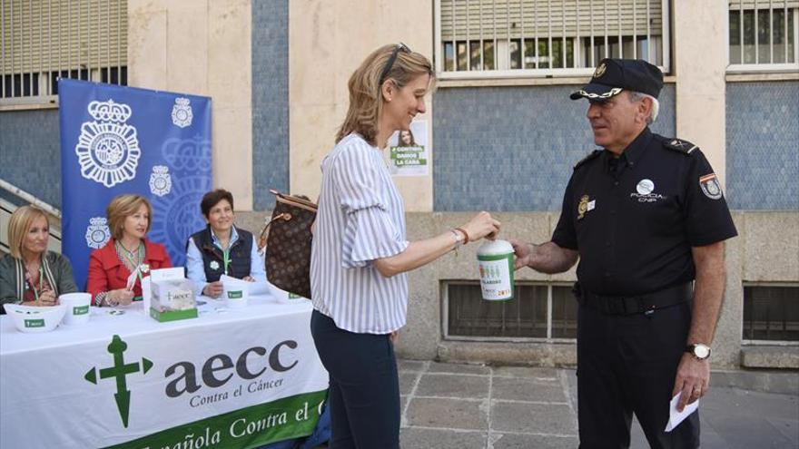 Auxilio policial para la cuestación del cáncer