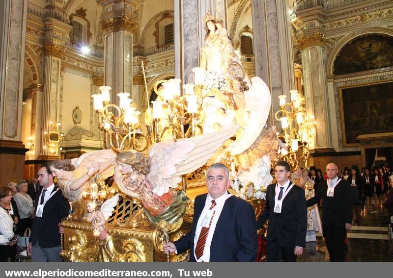 GALERÍA DE FOTOS -- Las rosarieras celebran una solemne procesión en Vila-real