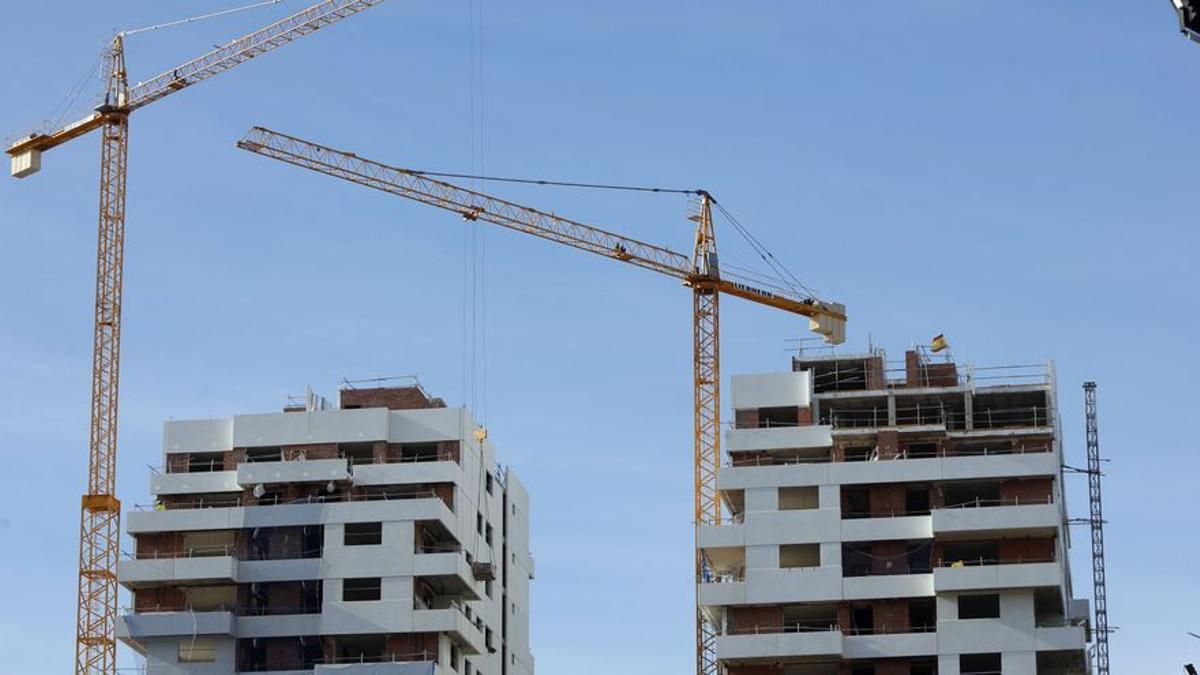 Pisos de obra nueva en València: Construcción de 5.267 viviendas en la ciudad.