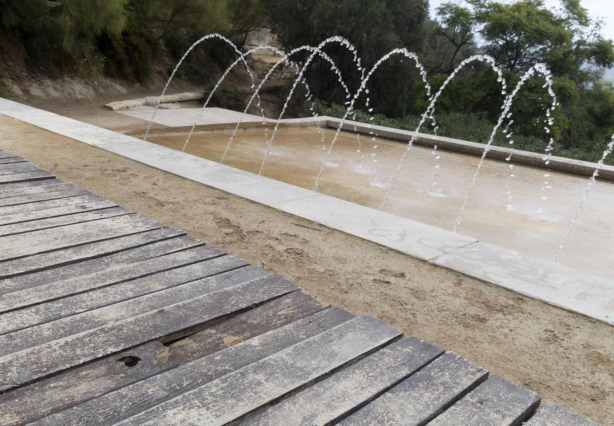 Mal estado y suciedad en el parque de la Ereta en Alicante