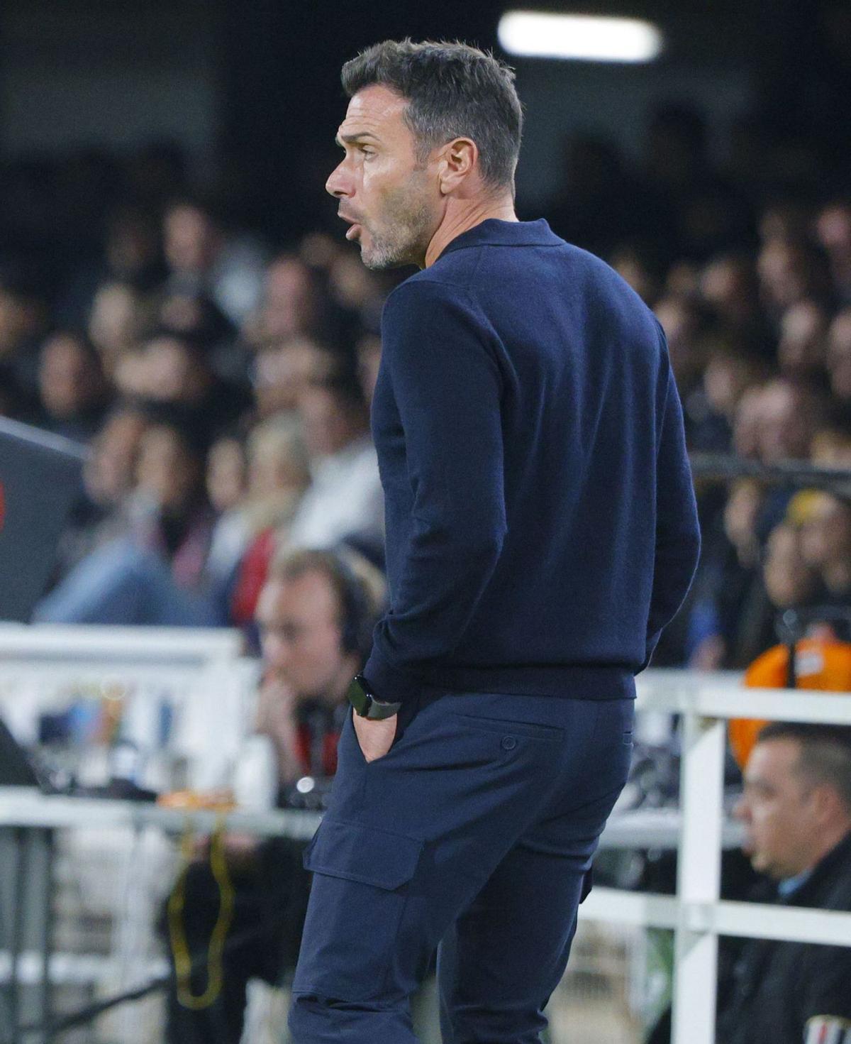 Adrián Colunga, en la banda del Cartagonova durante el derbi frente al Cartagena. | IVÁN URQUÍZAR