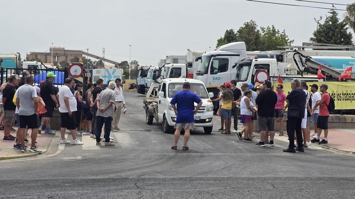 Segunda jornada de huelga de basuras en Sagunt