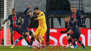 Leo Messi en el partido de Champions League entre el Paris Saint Germain y el FC Barcelona disputado en el Parc des Princes.