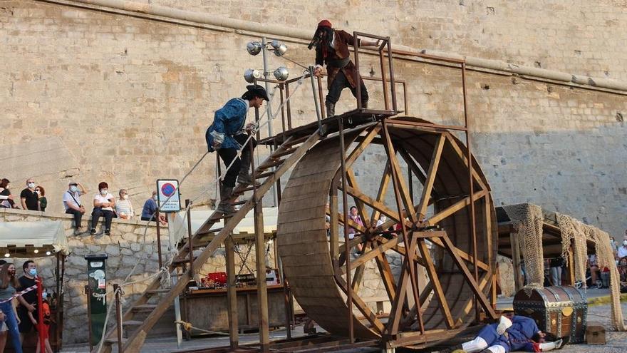 Los piratas toman Peñíscola en el primer día de recreaciones de cine