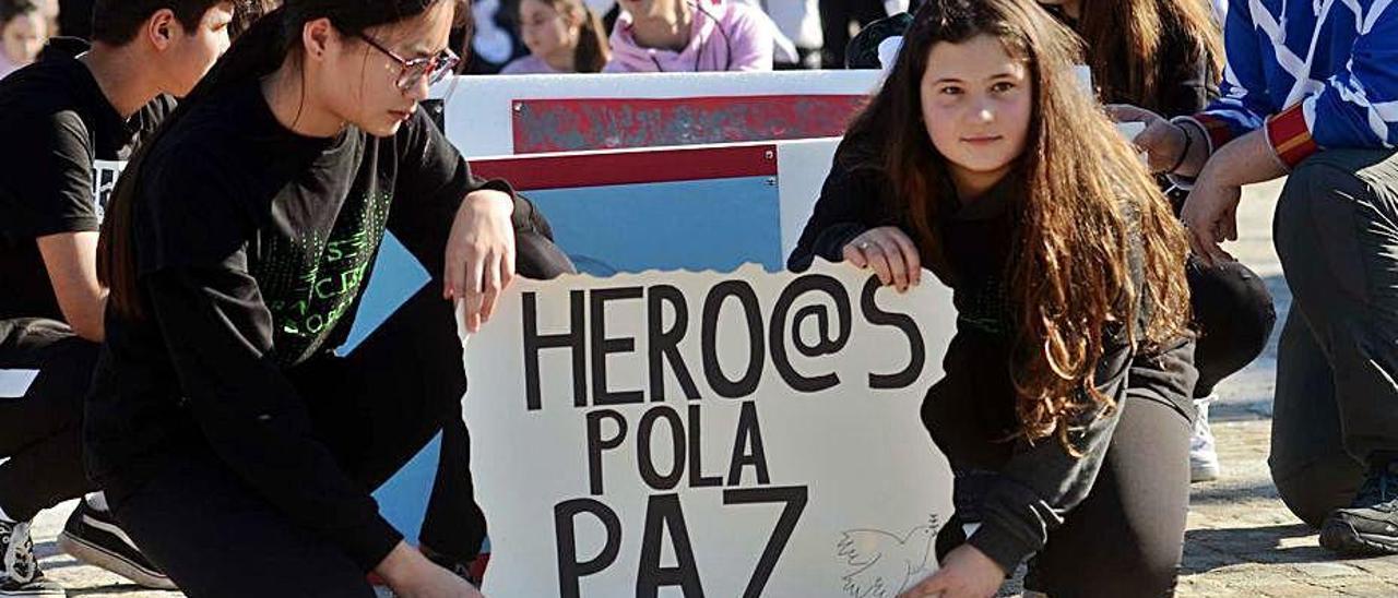 Estudiantes de Cambados, en una actividad.