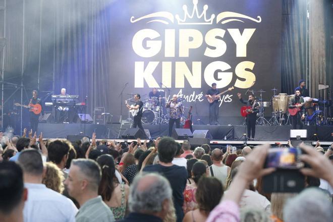 El concierto de los "Gipsy Kings" en el festival Metrópoli de Gijón, en imágenes