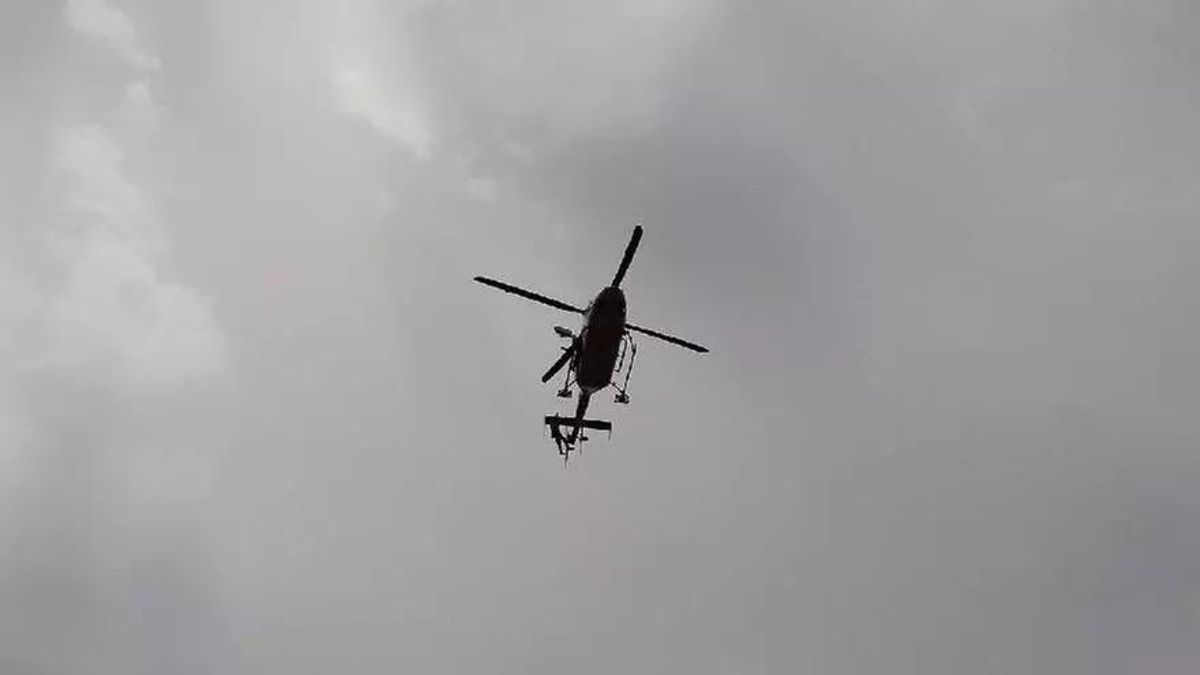 Helicóptero de los bomberos en uno de los rescates en Montserrat.