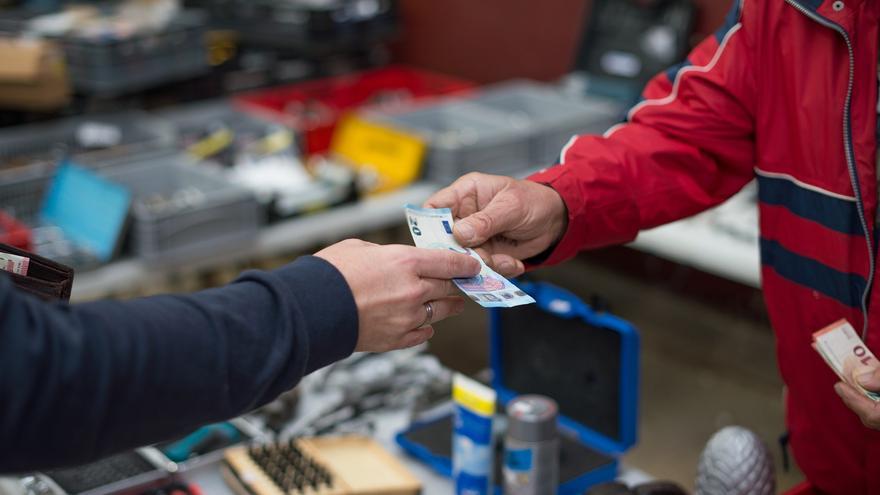 Trileros en Zamora: piden cambiar 200 euros en billetes de 20, los devuelven y se quedan con parte del dinero