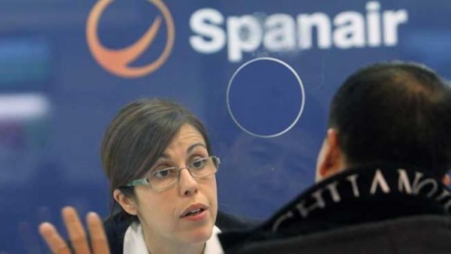 Los afectados, indignados con el cierre de Spanair