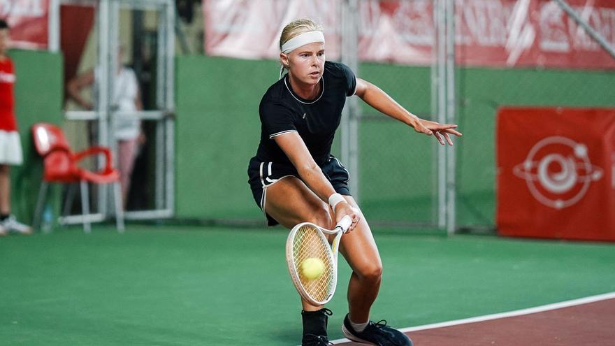 Martincova y Vedder sorprenden y se plantan en las semifinales de Palma del Río