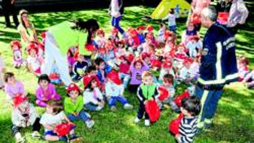 Pequeños bomberos por unas horas