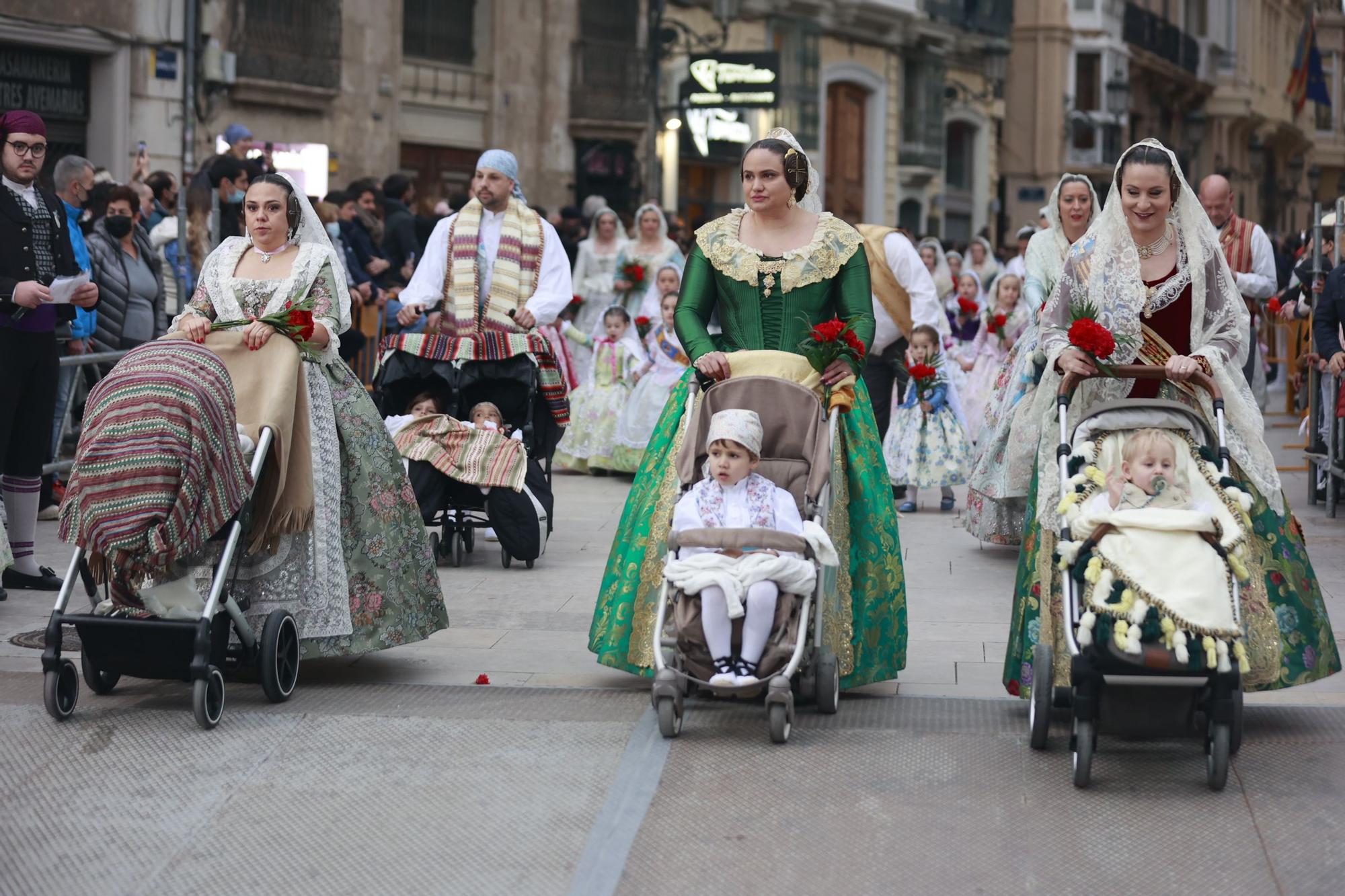 Búscate en el segundo día de ofrenda por la calle Quart (entre las 18:00 a las 19:00 horas)