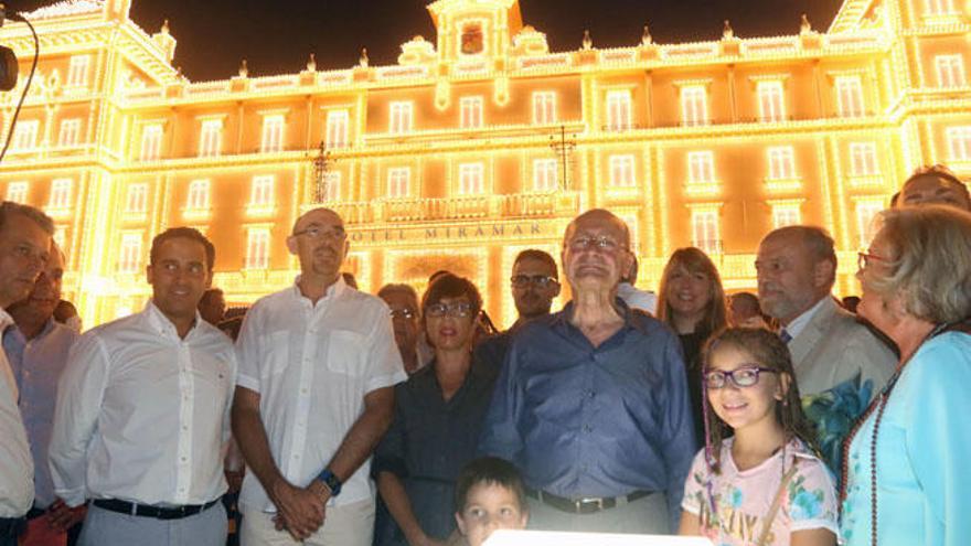 El alcalde, Francisco de la Torre, se muestra satisfecho con el inicio de la Feria.