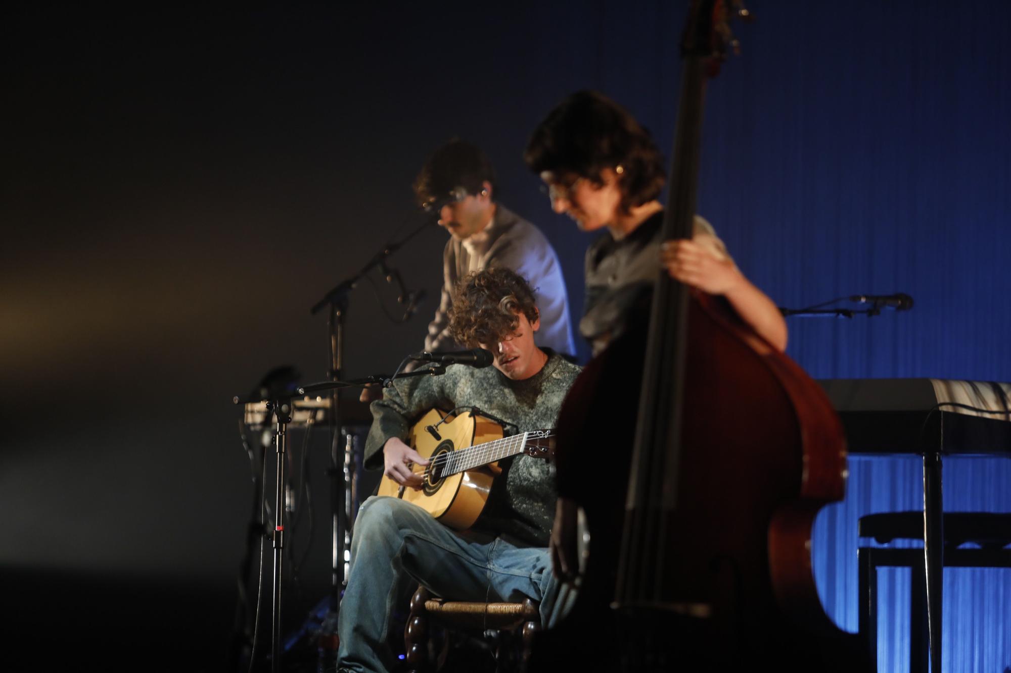 En imágenes: “Guitarricadelafuente” en concierto en la Laboral