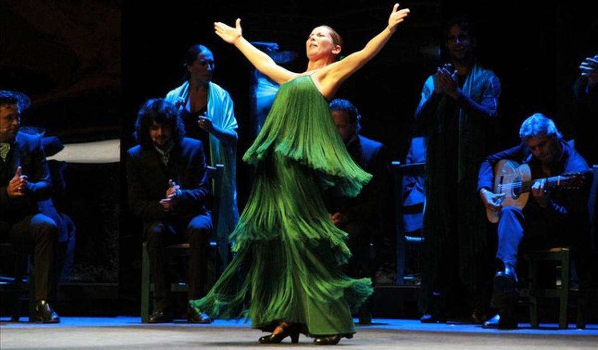 Sara Baras, en una escena de ’Voces’, al Festival de la Porta Ferrada. Sara Baras, en una escena de ’Voces’, al Festival de la Porta Ferrada.