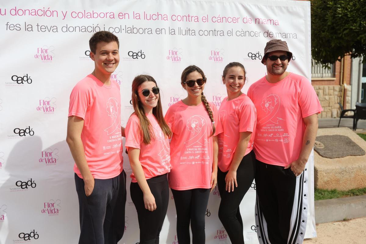 Las imágenes de la Marcha contra el Cáncer de Mama en Almassora