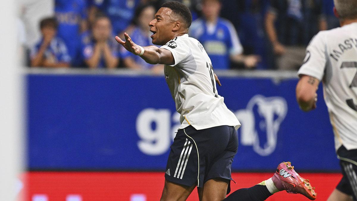 Mbappe celebra su gol durante el partido de LaLiga que enfrenta al Real Oviedo y al Real Madrid