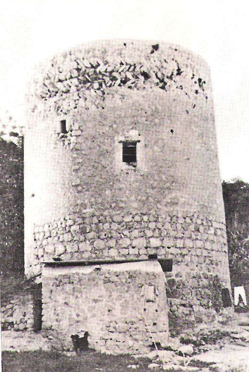 Torre de Can Negre, també de defensa predial y declarada Bé d&#039;Interés Cultural.