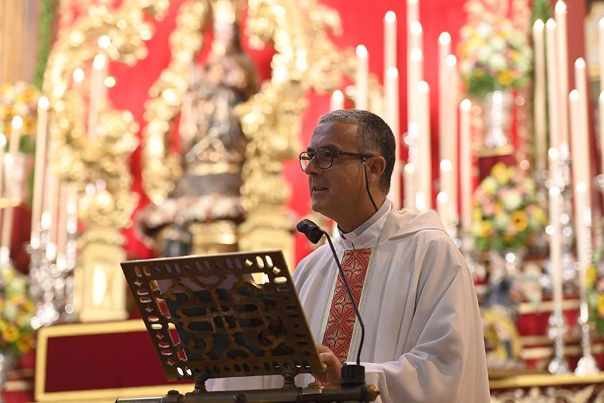 Salvador Gil predicó la novena de la Victoria en 2020.