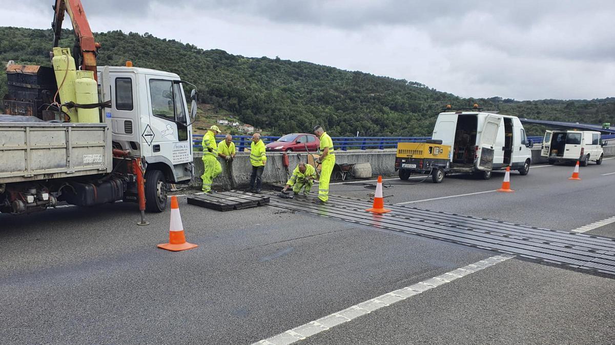 Obras en el viaducto de Barbantiño, en la AG-53