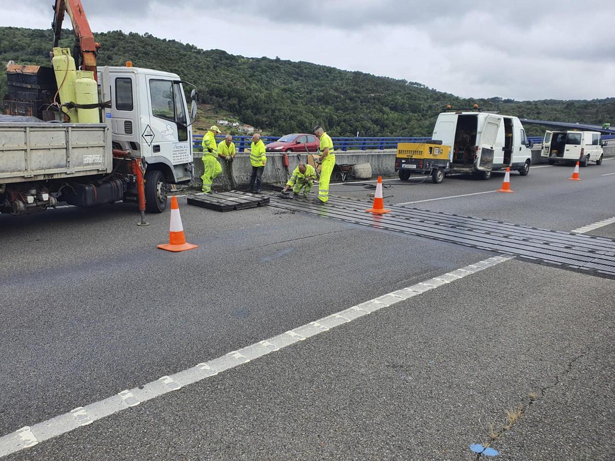 Obras en el viaducto de Barbantiño, en la AG-53