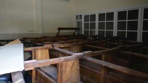 Material de la Junta pro Semana Santa almacenado en el Colegio San Vicente Paúl.