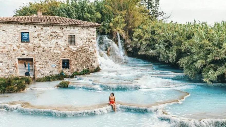 Las termas más impresionantes de España en invierno son gratis, están en un pueblo precioso y tienen unas vistas asombrosas