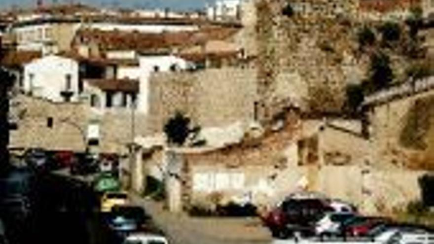 El ayuntamiento tirará las casas de la muralla