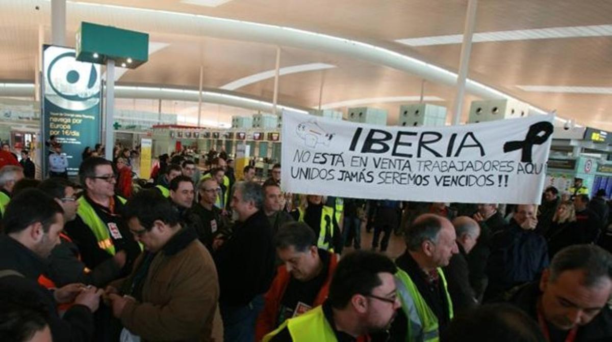 Protesta de treballadors d’Iberia al Prat.