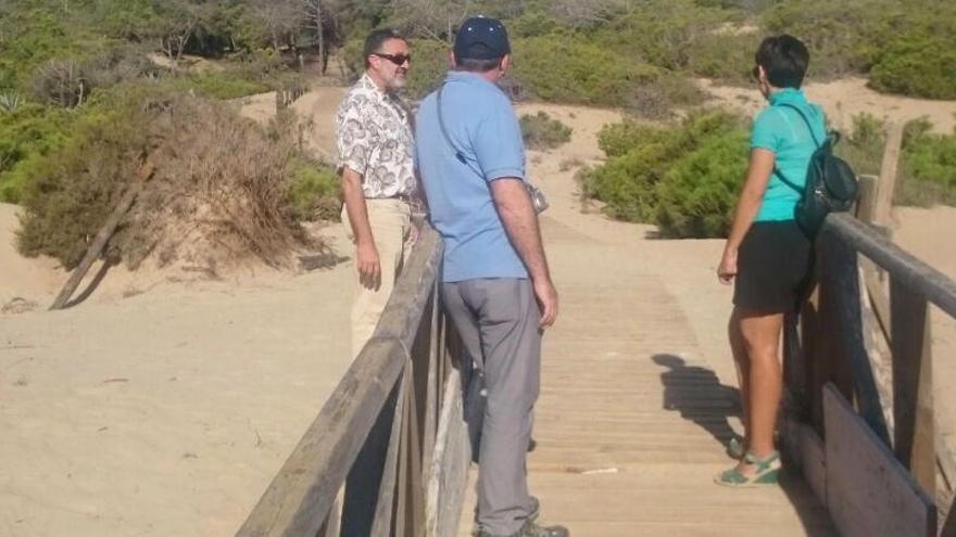 Instante de la visita en las playas de Guardamar del Segura