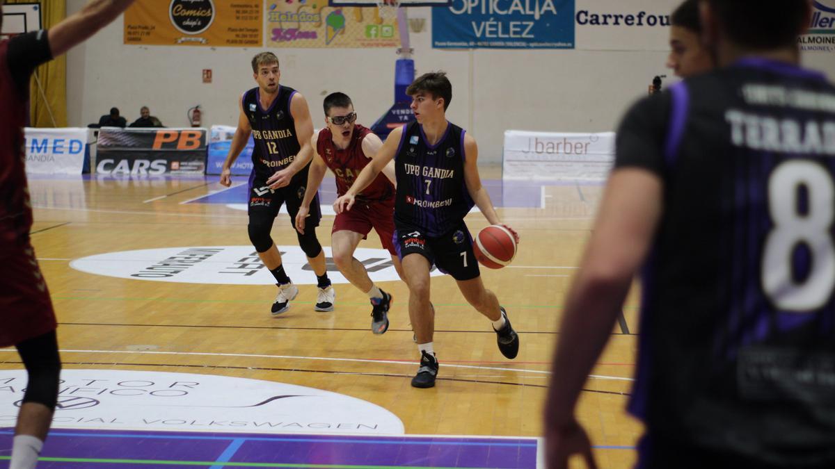 Un lance del partido entre Proinbeni y UCAM Murcia