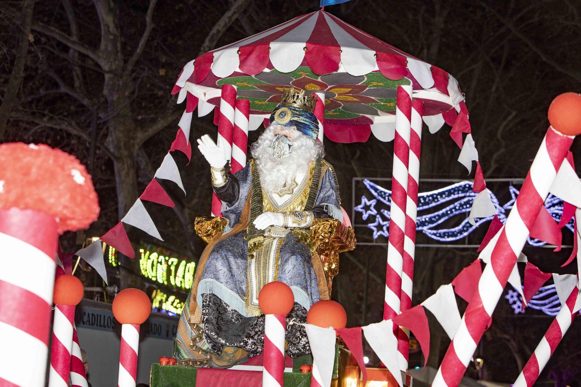 Los Reyes Magos recorren de nuevo las calles de Xàtiva