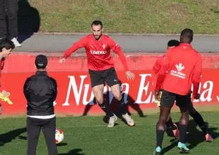 Perrin rompe su silencio y habla sobre su situación en el Sporting de Gijón: "¿Mi futuro? Es pronto, mi agente se encarga de ello"