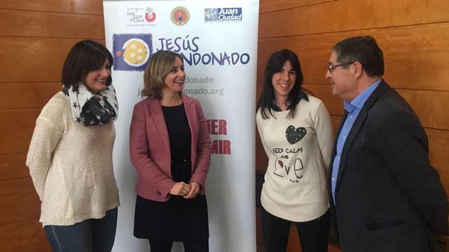 Conchita Ruiz presentó ayer el proyecto con Jesús Abandonado.
