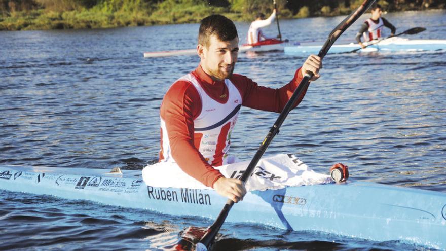 Rubén Millán, uno de los componentes del Kayak Tudense. // FDV