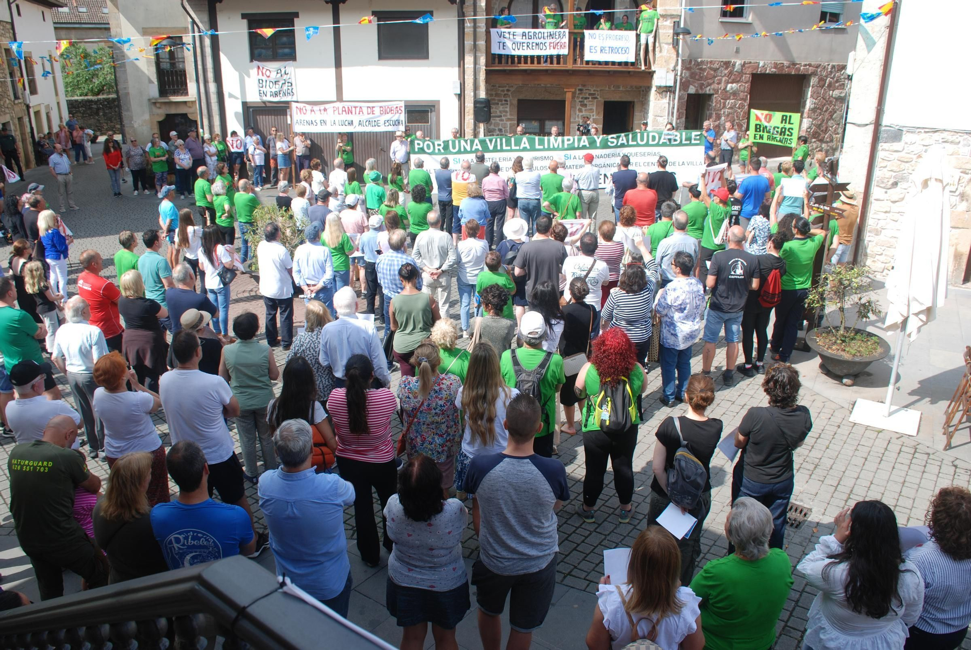 Manifestación contra la planta de biogás en Arenas de Cabrales