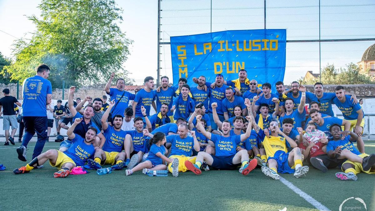 El CF Simat celebra el ascenso