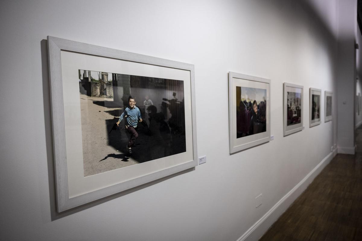 En imágenes | Exposición del reportero de guerra Gervasio Sánchez en el Paraninfo de Zaragoza