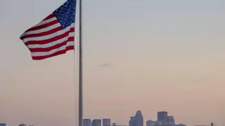 Abaten a un tirador que disparó a un policía en un aeropuerto de Kentucky y posteriormente a los fieles de una iglesia