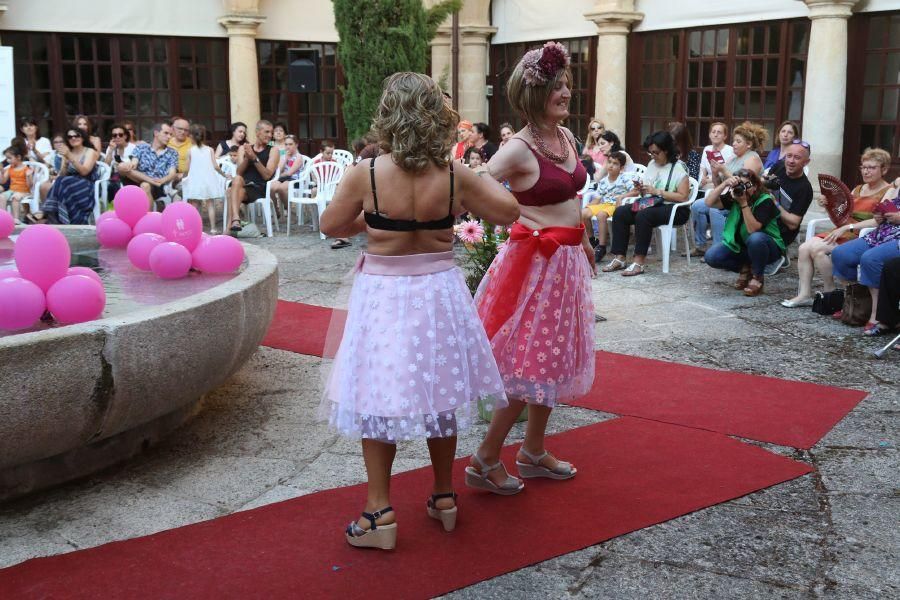 Desfile en Zamora de mujeres operadas de cáncer